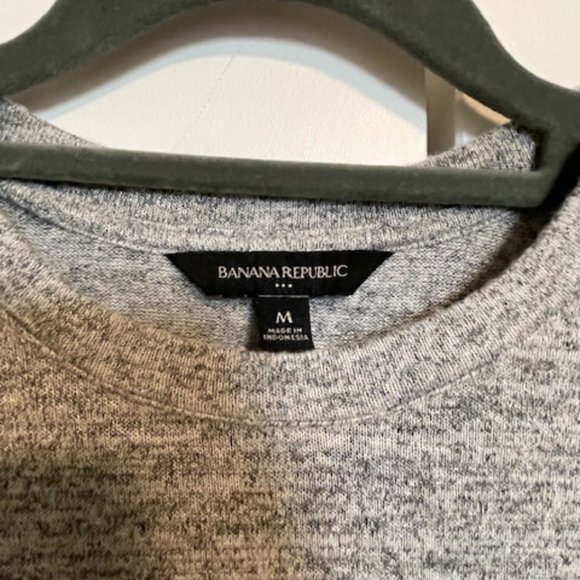 Banana Republic Casual Stretchy Oversized Short Sleeve T - Color: Grey, Size: M - Picture 3 of 4